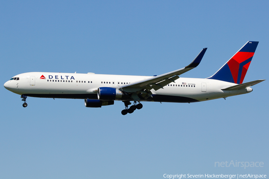 Delta Air Lines Boeing 767-332(ER) (N179DN) | Photo 205546