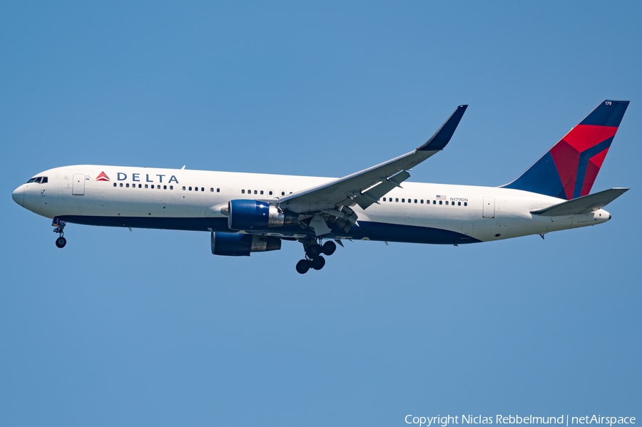 Delta Air Lines Boeing 767-332(ER) (N179DN) | Photo 680862