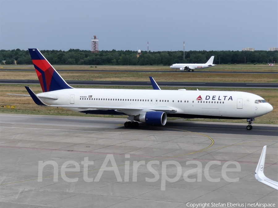 Delta Air Lines Boeing 767-332(ER) (N180DN) | Photo 256041