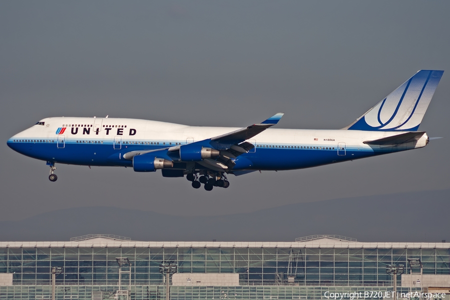 United Airlines Boeing 747-422 (N180UA) | Photo 679163
