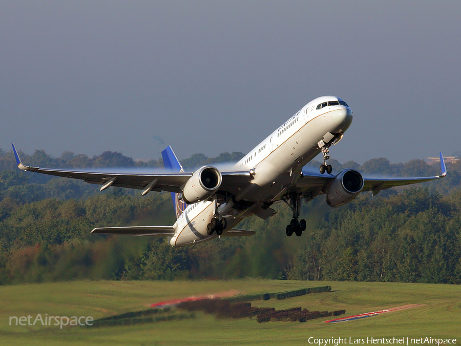 United Airlines Boeing 757-224 (N18112) | Photo 87243
