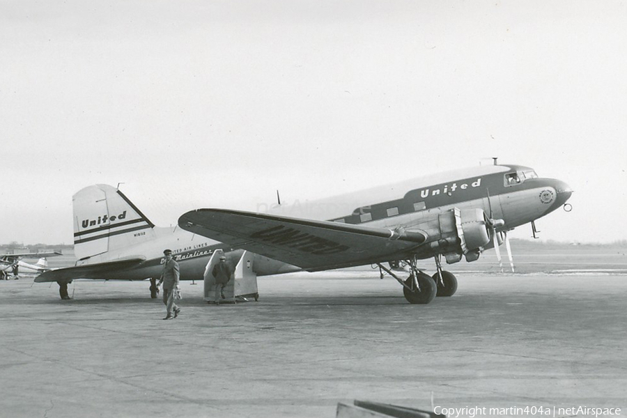 United Airlines Douglas DC-3A-197E (N18112) | Photo 8365