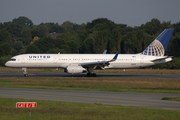 United Airlines Boeing 757-224 (N18119) at  Hamburg - Fuhlsbuettel (Helmut Schmidt), Germany