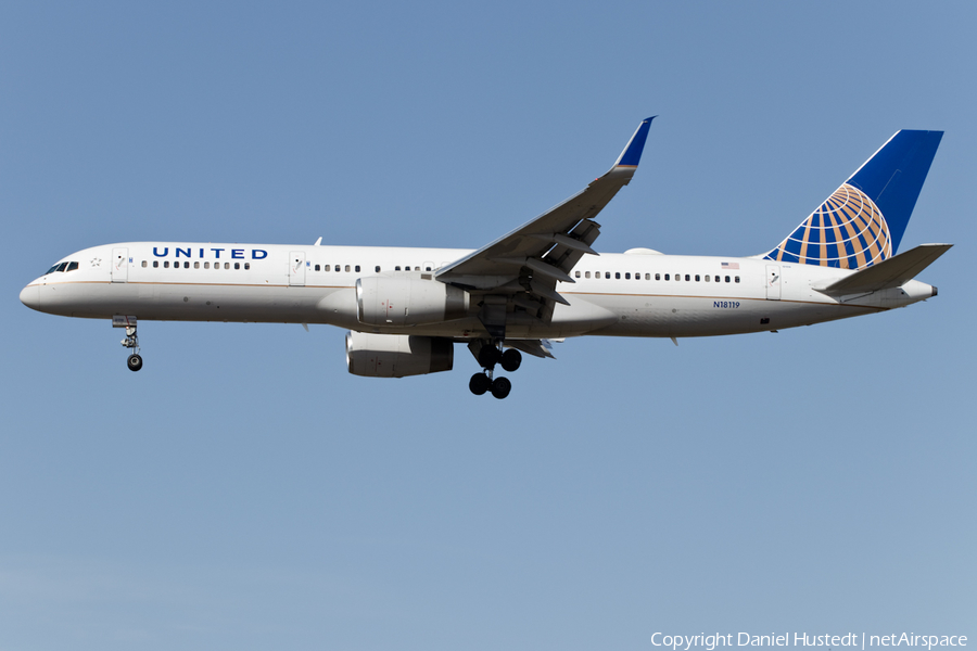 United Airlines Boeing 757-224 (N18119) | Photo 445763