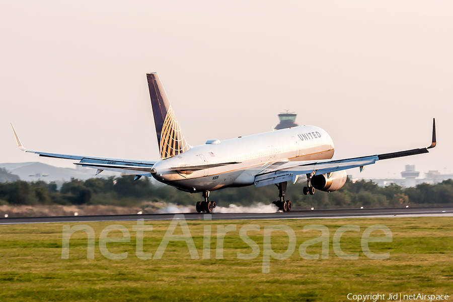 United Airlines Boeing 757-224 (N18119) | Photo 85415