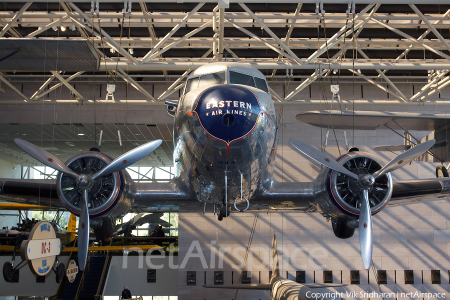 Eastern Air Lines Douglas DC-3-201 (N18124) | Photo 33748