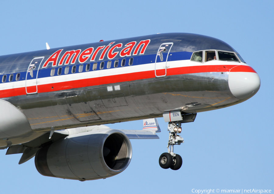 American Airlines Boeing 757-223 (N181AN) | Photo 1203
