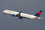 Delta Air Lines Boeing 767-332(ER) (N181DN) at  New York - John F. Kennedy International, United States