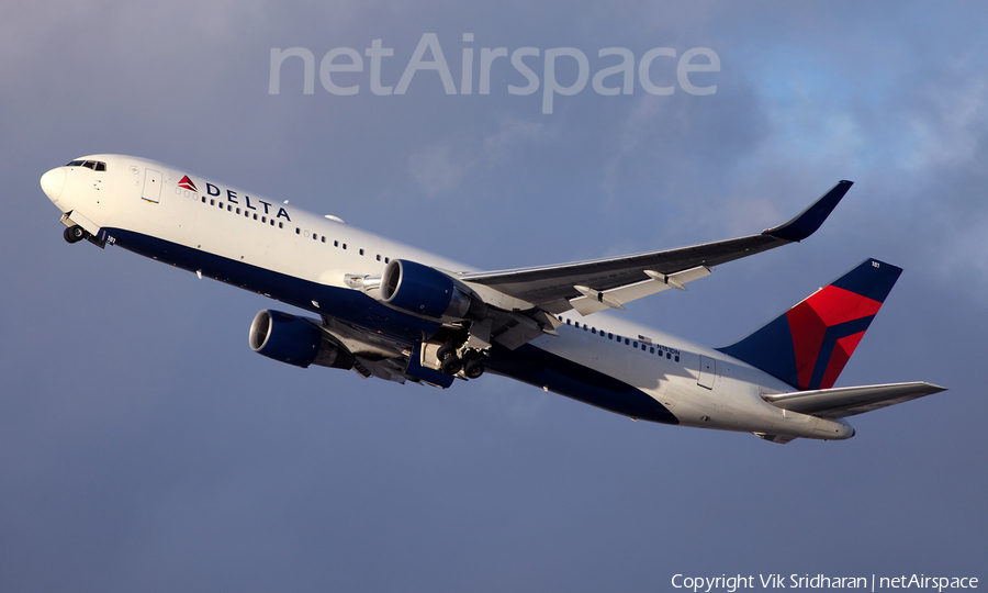 Delta Air Lines Boeing 767-332(ER) (N181DN) | Photo 98144