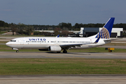 United Airlines Boeing 737-824 (N18220) at  Houston - George Bush Intercontinental, United States
