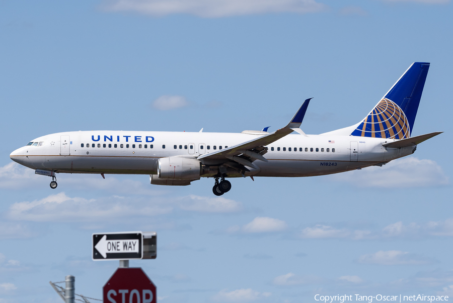 United Airlines Boeing 737-824 (N18243) | Photo 470066