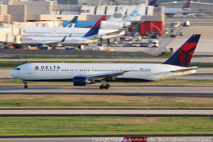Delta Air Lines Boeing 767-332(ER) (N182DN) | Photo 173677