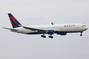 Delta Air Lines Boeing 767-332(ER) (N182DN) at  London - Heathrow, United Kingdom