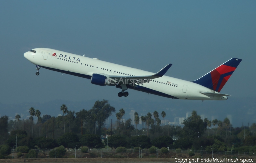 Delta Air Lines Boeing 767-332(ER) (N182DN) | Photo 660446