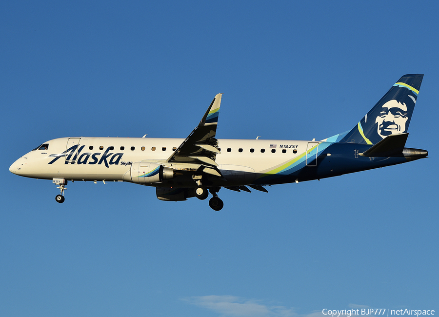Alaska Airlines (Skywest) Embraer ERJ-175LR (ERJ-170-200LR) (N182SY) | Photo 270791