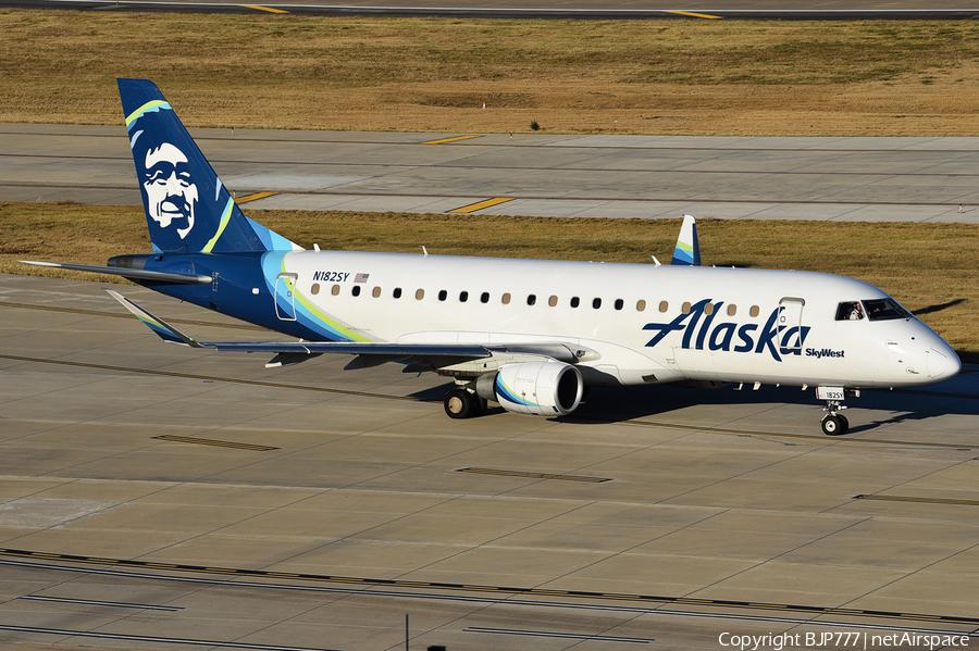 Alaska Airlines (Skywest) Embraer ERJ-175LR (ERJ-170-200LR) (N182SY) | Photo 415655