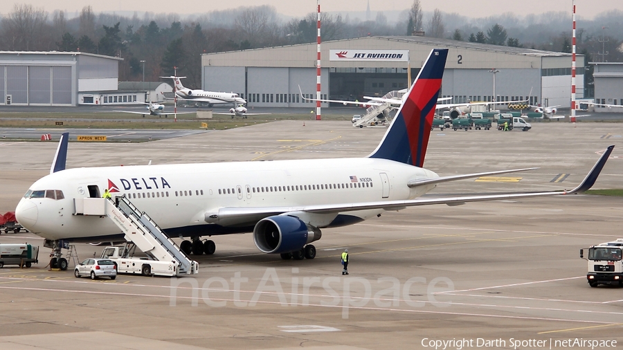 Delta Air Lines Boeing 767-332(ER) (N183DN) | Photo 208015