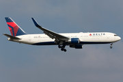 Delta Air Lines Boeing 767-332(ER) (N183DN) at  London - Heathrow, United Kingdom