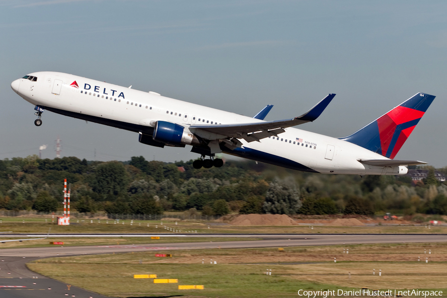 Delta Air Lines Boeing 767-332(ER) (N184DN) | Photo 489925