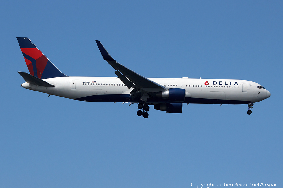 Delta Air Lines Boeing 767-332(ER) (N184DN) | Photo 125602