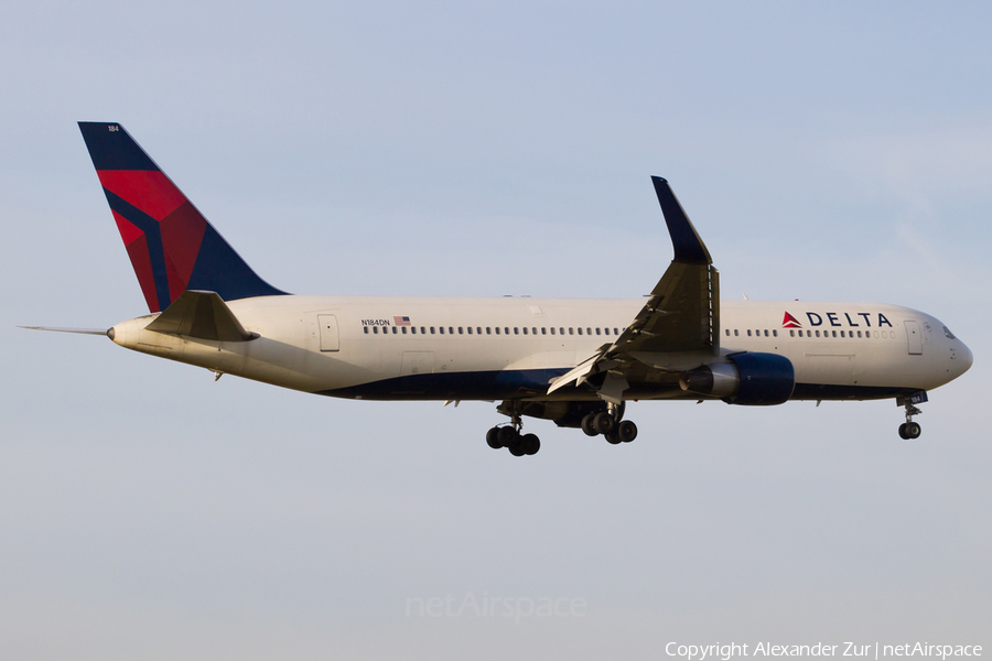 Delta Air Lines Boeing 767-332(ER) (N184DN) | Photo 136294