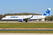 JetBlue Airways Embraer ERJ-190AR (ERJ-190-100IGW) (N184JB) at  Ft. Myers - Southwest Florida Regional, United States