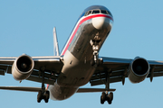 American Airlines Boeing 757-223 (N185AN) at  Manchester - International (Ringway), United Kingdom