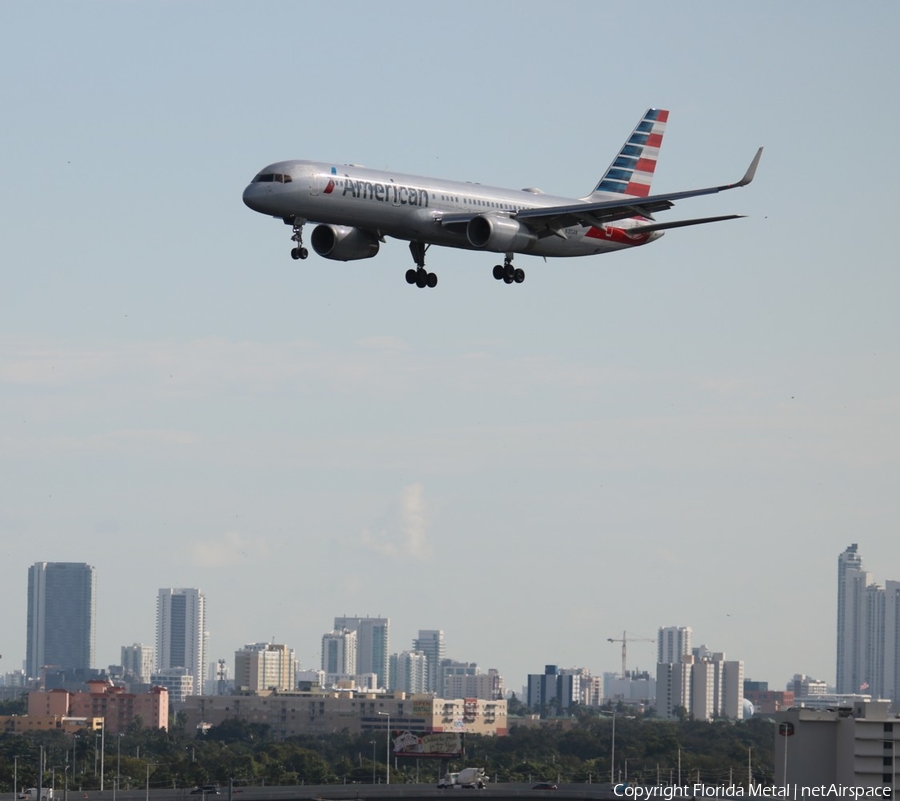 American Airlines Boeing 757-223 (N185AN) | Photo 295875
