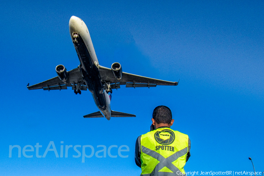 Delta Air Lines Boeing 767-332(ER) (N185DN) | Photo 335976
