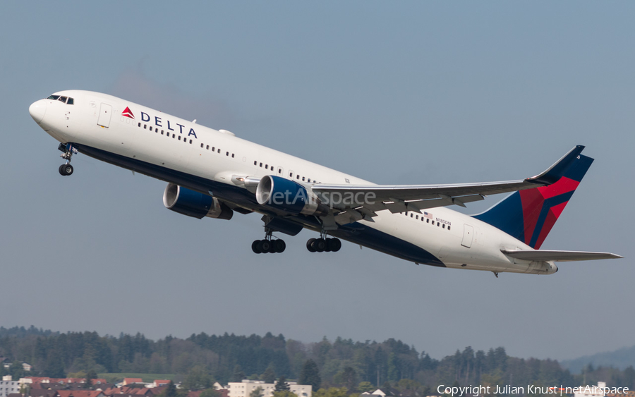 Delta Air Lines Boeing 767-332(ER) (N185DN) | Photo 159494