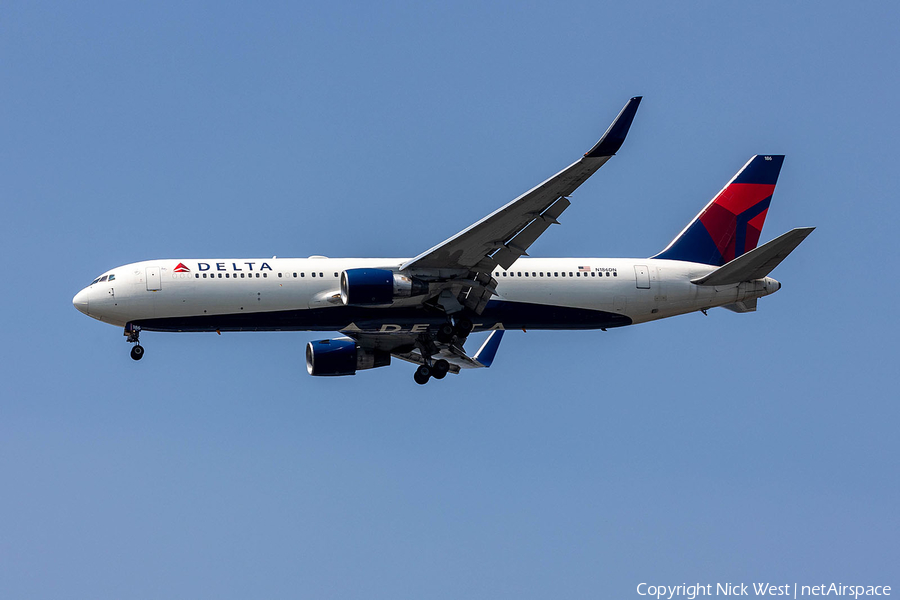 Delta Air Lines Boeing 767-332(ER) (N186DN) | Photo 574464