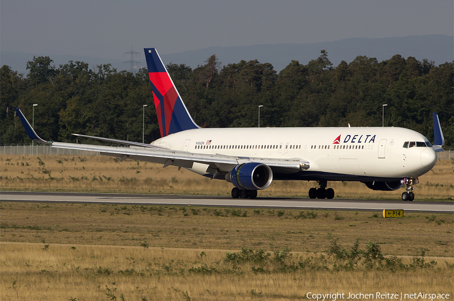 Delta Air Lines Boeing 767-332(ER) (N186DN) | Photo 32483
