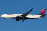 Delta Air Lines Boeing 767-332(ER) (N186DN) at  New York - John F. Kennedy International, United States