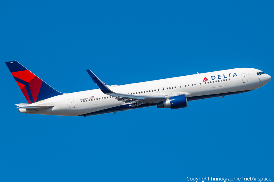 Delta Air Lines Boeing 767-332(ER) (N186DN) | Photo 650715