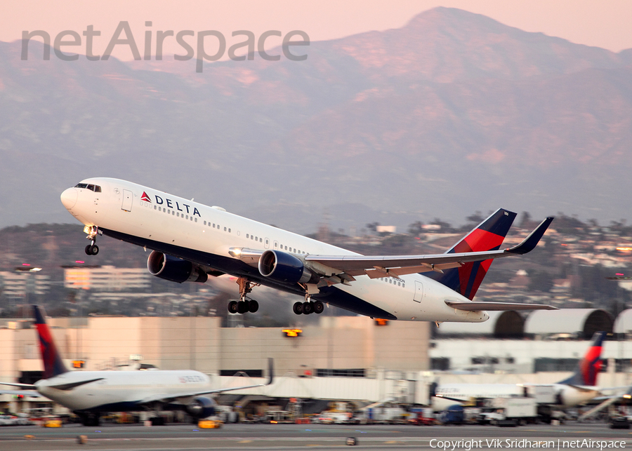 Delta Air Lines Boeing 767-332(ER) (N186DN) | Photo 92634