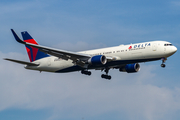 Delta Air Lines Boeing 767-332(ER) (N186DN) at  London - Heathrow, United Kingdom