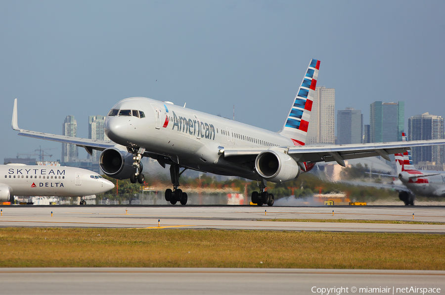 American Airlines Boeing 757-223 (N187AN) | Photo 145725