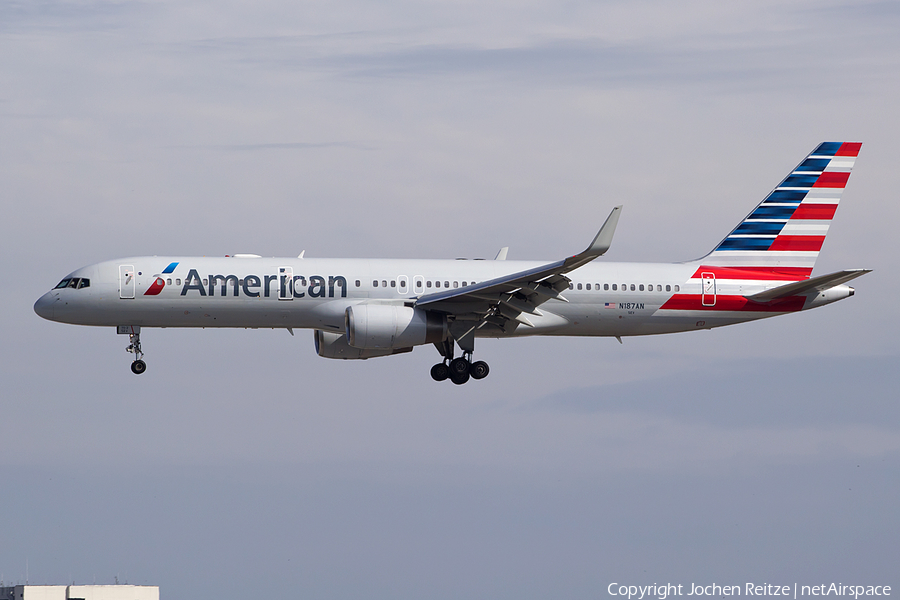 American Airlines Boeing 757-223 (N187AN) | Photo 67210