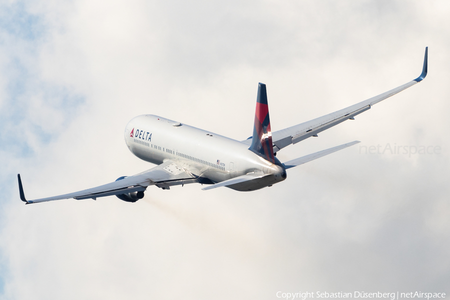 Delta Air Lines Boeing 767-332(ER) (N187DN) | Photo 355861