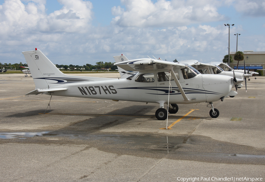 (Private) Cessna 172S Skyhawk SP (N187HS) | Photo 492545
