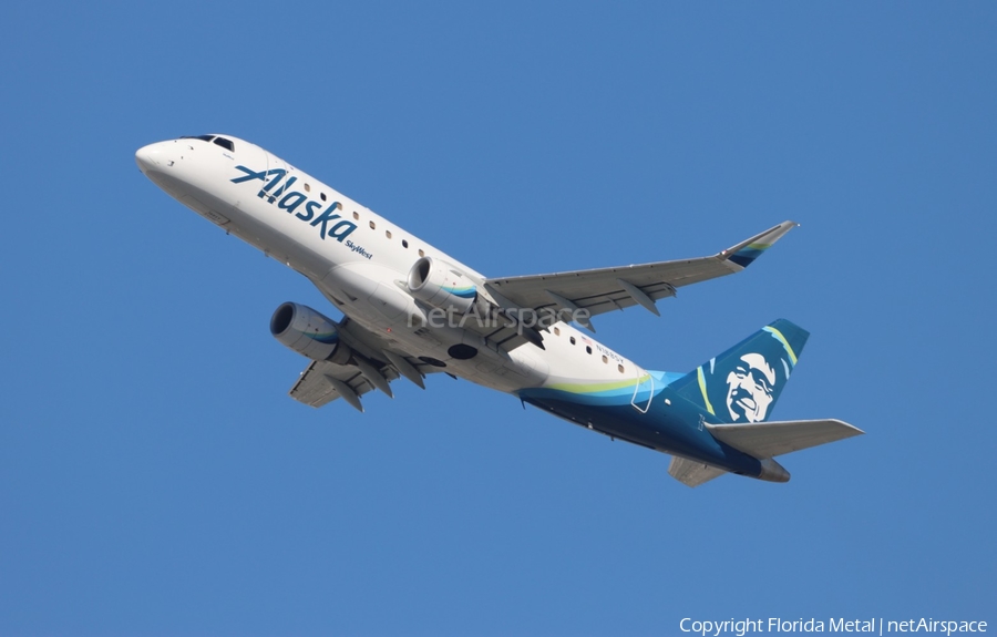 Alaska Airlines (Skywest) Embraer ERJ-175LR (ERJ-170-200LR) (N188SY) | Photo 660450