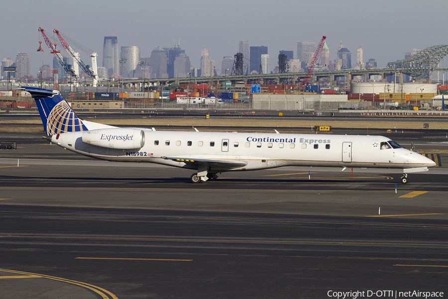 Continental Express (ExpressJet) Embraer ERJ-145LR (N18982) | Photo 344280