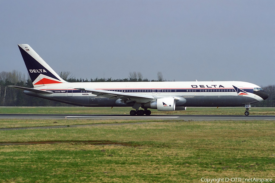 Delta Air Lines Boeing 767-332(ER) (N189DN) | Photo 389087