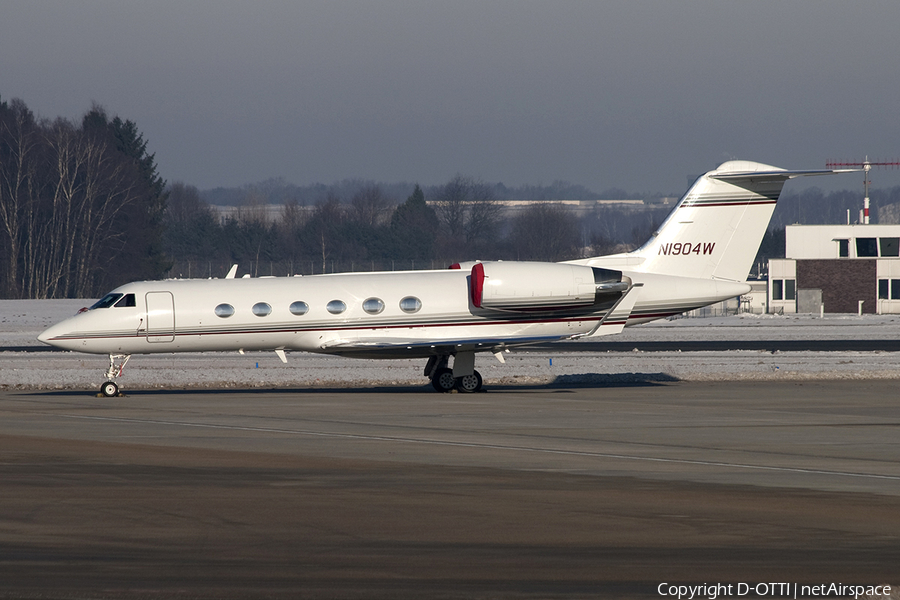 (Private) Gulfstream G-IV (N1904W) | Photo 284889