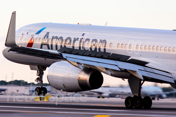 American Airlines Boeing 757-223 (N190AA) at  Miami - International, United States