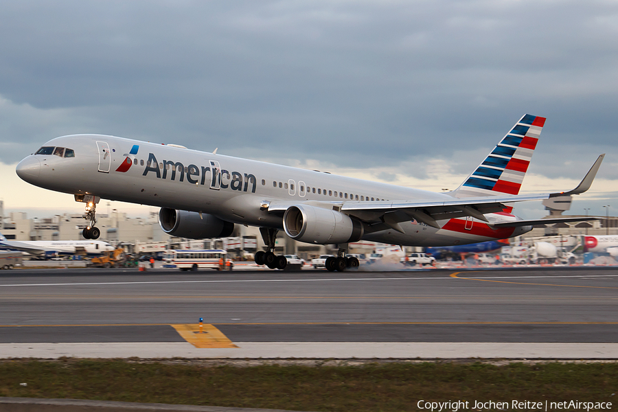American Airlines Boeing 757-223 (N190AA) | Photo 67643