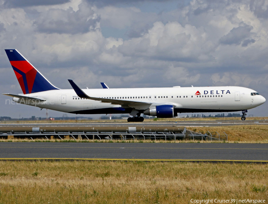 Delta Air Lines Boeing 767-332(ER) (N190DN) | Photo 374399