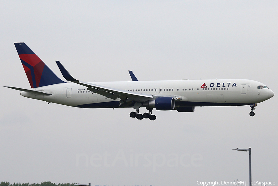 Delta Air Lines Boeing 767-332(ER) (N190DN) | Photo 393694