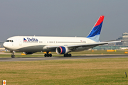 Delta Air Lines Boeing 767-332(ER) (N190DN) at  Manchester - International (Ringway), United Kingdom