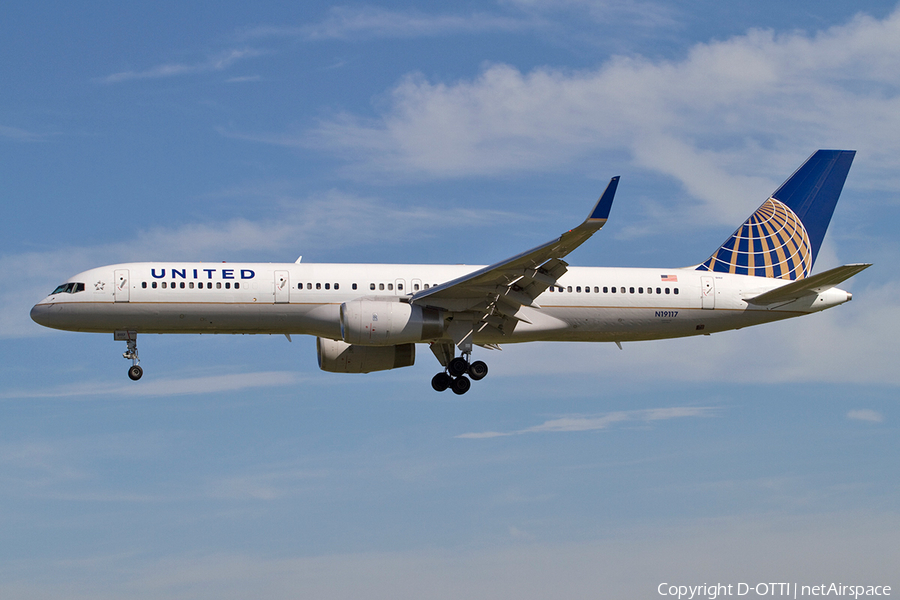 United Airlines Boeing 757-224 (N19117) | Photo 366131